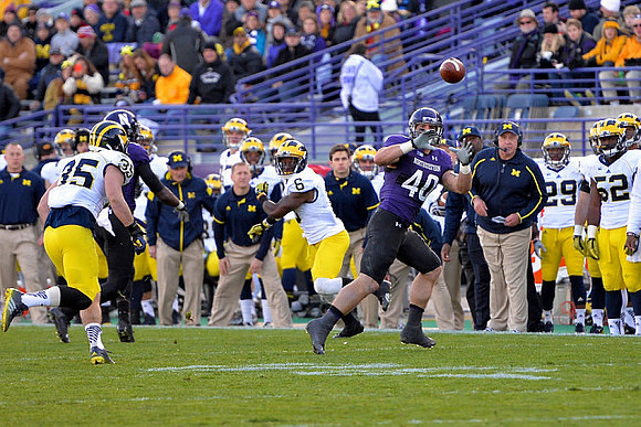Joe Bolden (35) and Raymon Taylor (6)