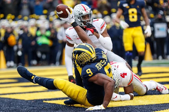 Donovan Peoples-Jones (9) and Ronnie Bell (8)