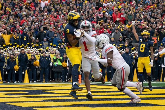 Donovan Peoples-Jones (9) and Ronnie Bell (8)