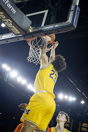 Brandon Johns Jr. (23) and Colin Castleton (11)
