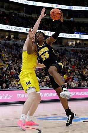 Jon Teske (15) and Ignas Brazdeikis (13)