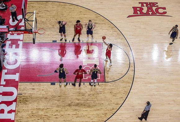 Isaiah Livers (4), Charles Matthews (1), Jon Teske (15), Ignas Brazdeikis (13), and Zavier Simpson (3)