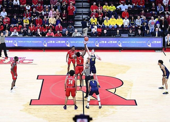 Jon Teske (15), Charles Matthews (1), and Jordan Poole (2)