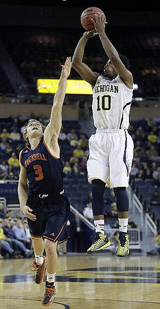 Derrick Walton Jr. (10)