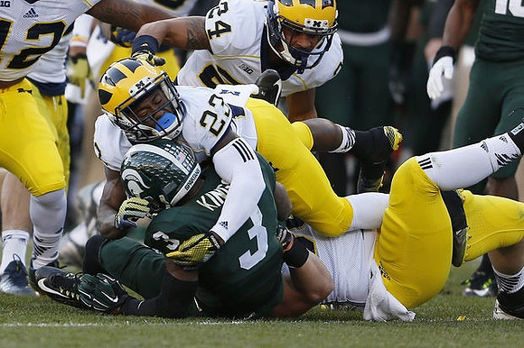 Dennis Norfleet (23) and Delonte Hollowell (24)