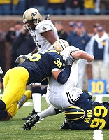 Scott McClintock (36) and Pierre Woods (99)