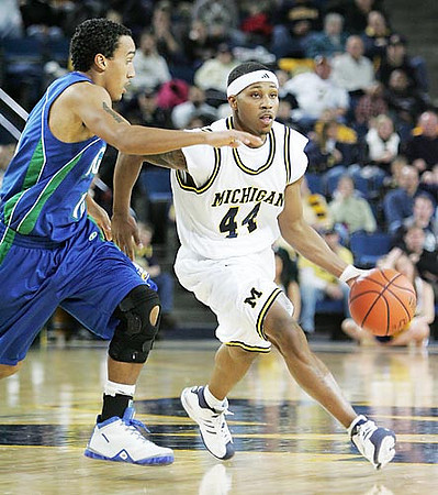 Kelvin Grady (44)