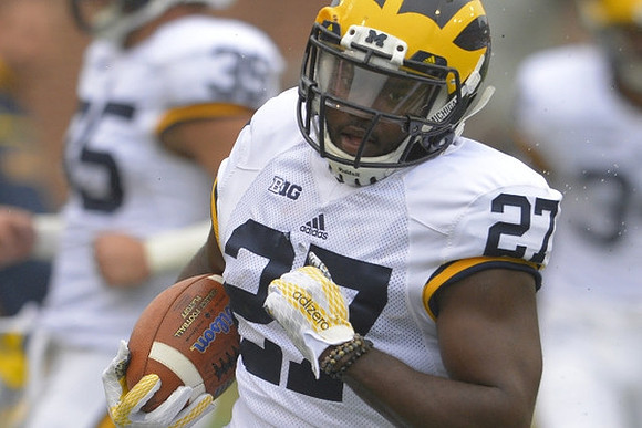 Derrick Green (27) and Sione Houma (39)