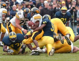 Emmanuel Casseus (91) and Carl Diggs (43)