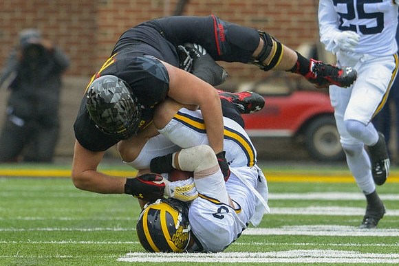 Desmond Morgan (3) and Dymonte Thomas (25)