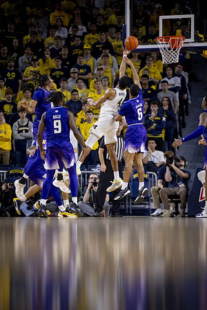 Nimari Burnett (4)