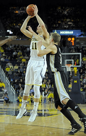Nik Stauskas (11)