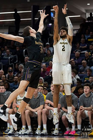 Isaiah Livers (2)