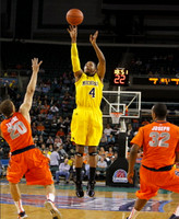 Darius Morris (4)