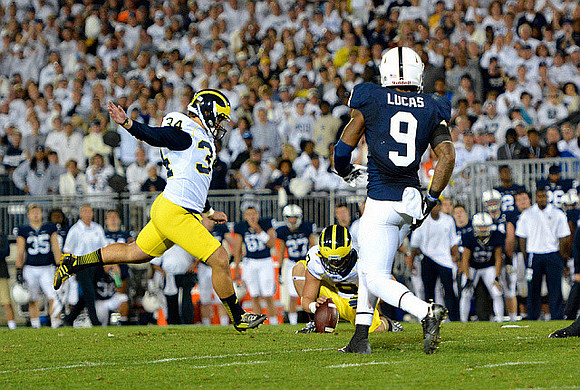Brendan Gibbons (34) and Drew Dileo (9)