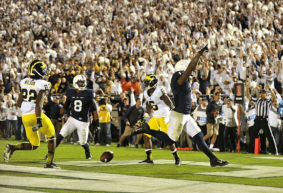 Jarrod Wilson (22) and Raymon Taylor (6)