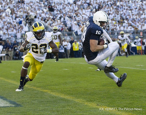 Jarrod Wilson (22) and Thomas Gordon (30)
