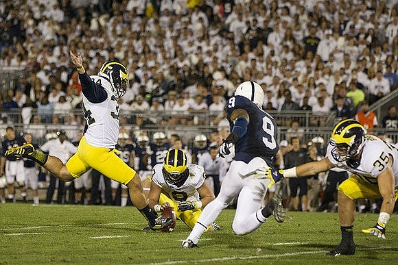 Brendan Gibbons (34), Drew Dileo (9), and Joe Bolden (35)