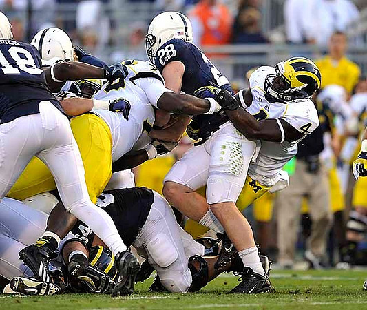 Cameron Gordon (4) and Quinton Washington (76)