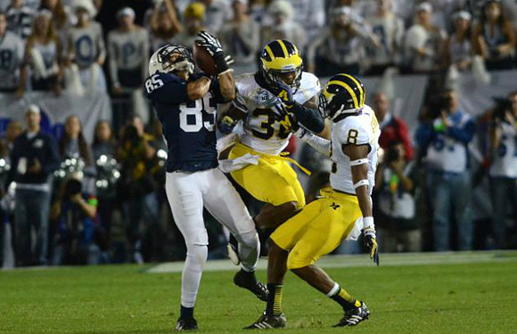 Thomas Gordon (30) and Channing Stribling (8)
