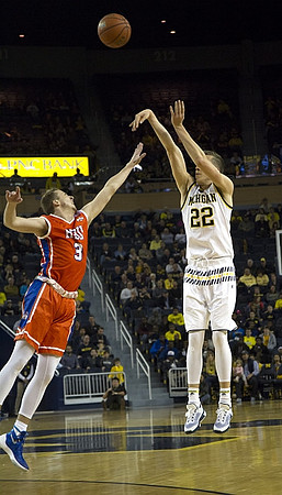 Duncan Robinson (22)