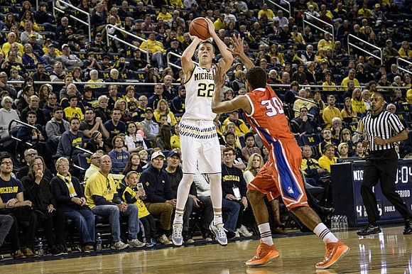 Duncan Robinson (22)