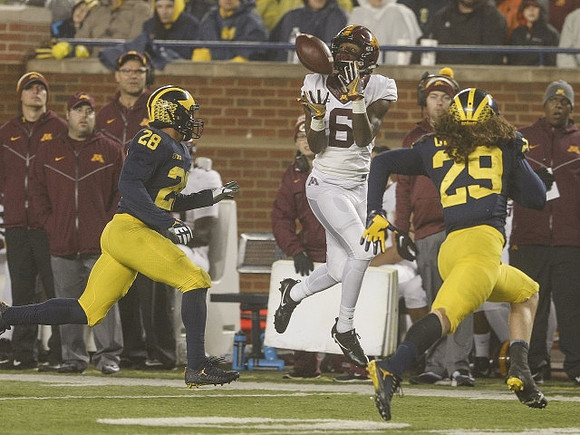 Brandon Watson (28) and Jordan Glasgow (29)