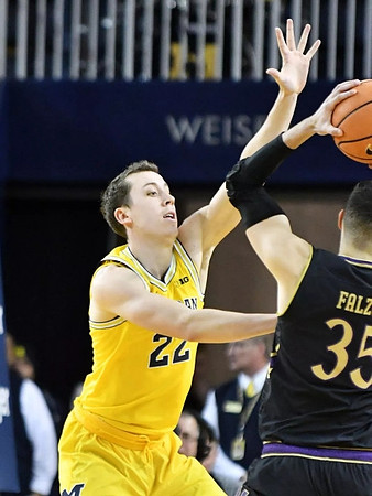 Duncan Robinson (22)