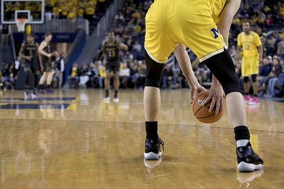 Moritz Wagner (13) and Muhammad-Ali Abdur-Rahkman (12)