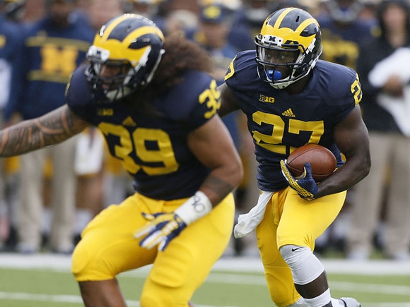 Sione Houma (39) and Derrick Green (27)