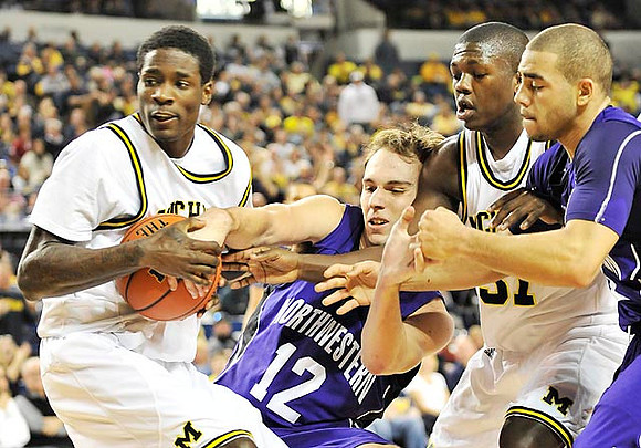 Manny Harris (3) and Laval Lucas-Perry (31)
