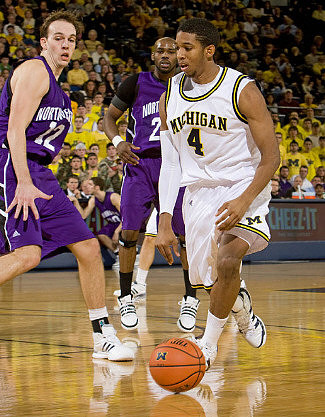 Darius Morris (4)