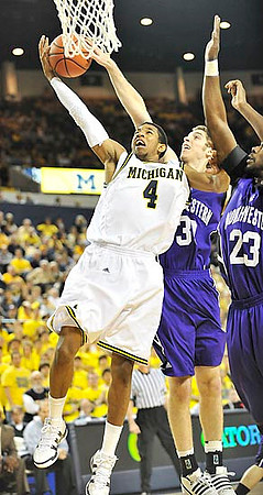 Darius Morris (4)
