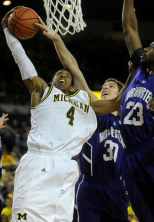 Darius Morris (4)