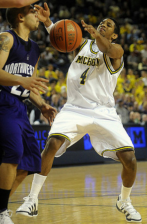 Darius Morris (4)