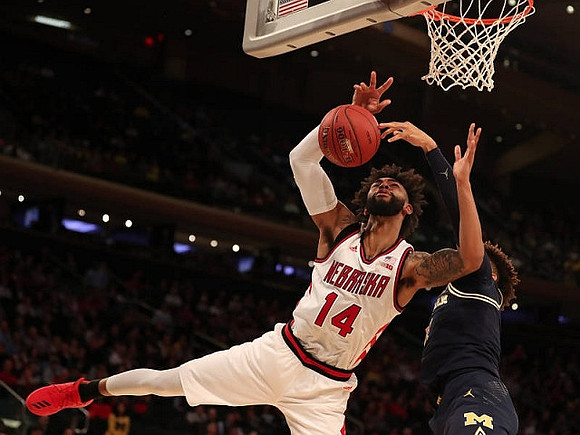 Isaiah Livers (4)