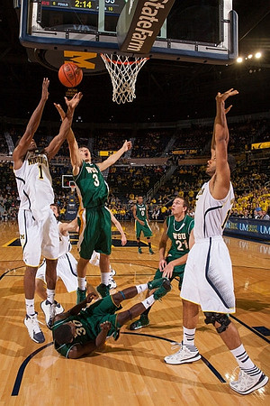 Glenn Robinson III (1) and Jon Horford (15)