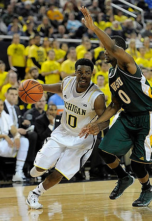 Derrick Walton Jr. (10)