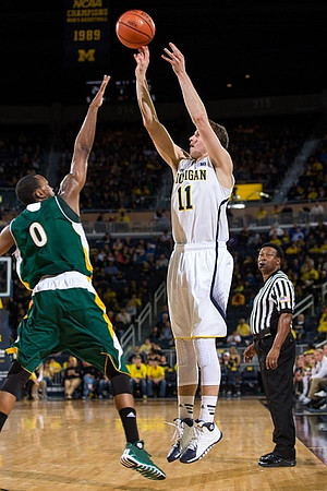 Nik Stauskas (11)