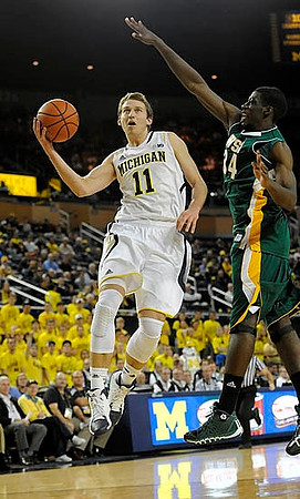 Nik Stauskas (11)