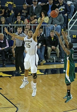 Jon Horford (15)