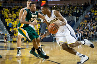 Glenn Robinson III (1) and Max Bielfeldt (44)