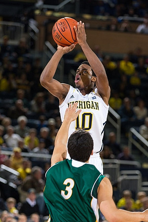 Derrick Walton Jr. (10)