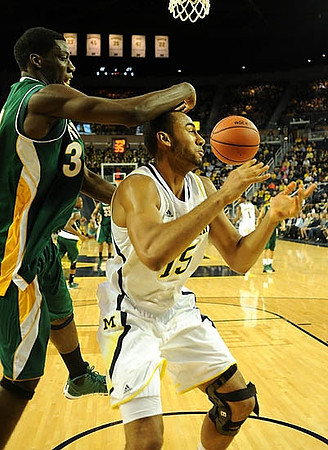 Jon Horford (15)