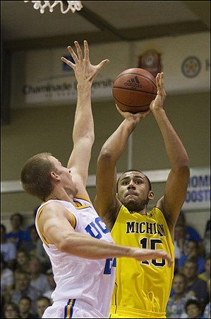 Jon Horford (15)