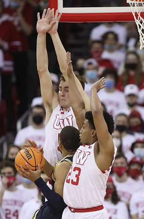 DeVante' Jones (12)