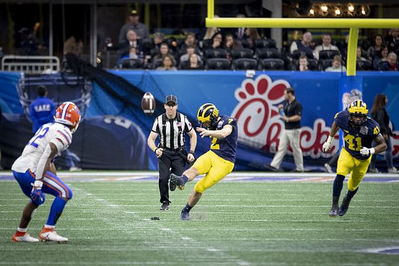 Jake Moody (2) and Christian Turner (41)