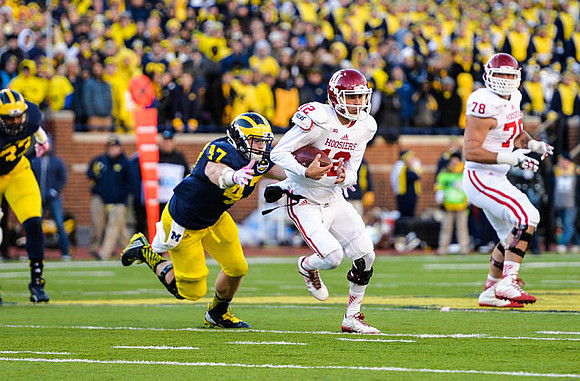 Taco Charlton (33) and Jake Ryan (47)