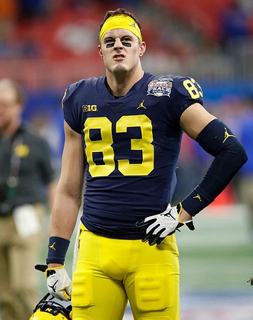 Zach Gentry (83)