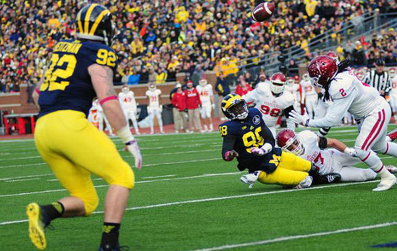 Keith Heitzman (92) and Devin Gardner (98)